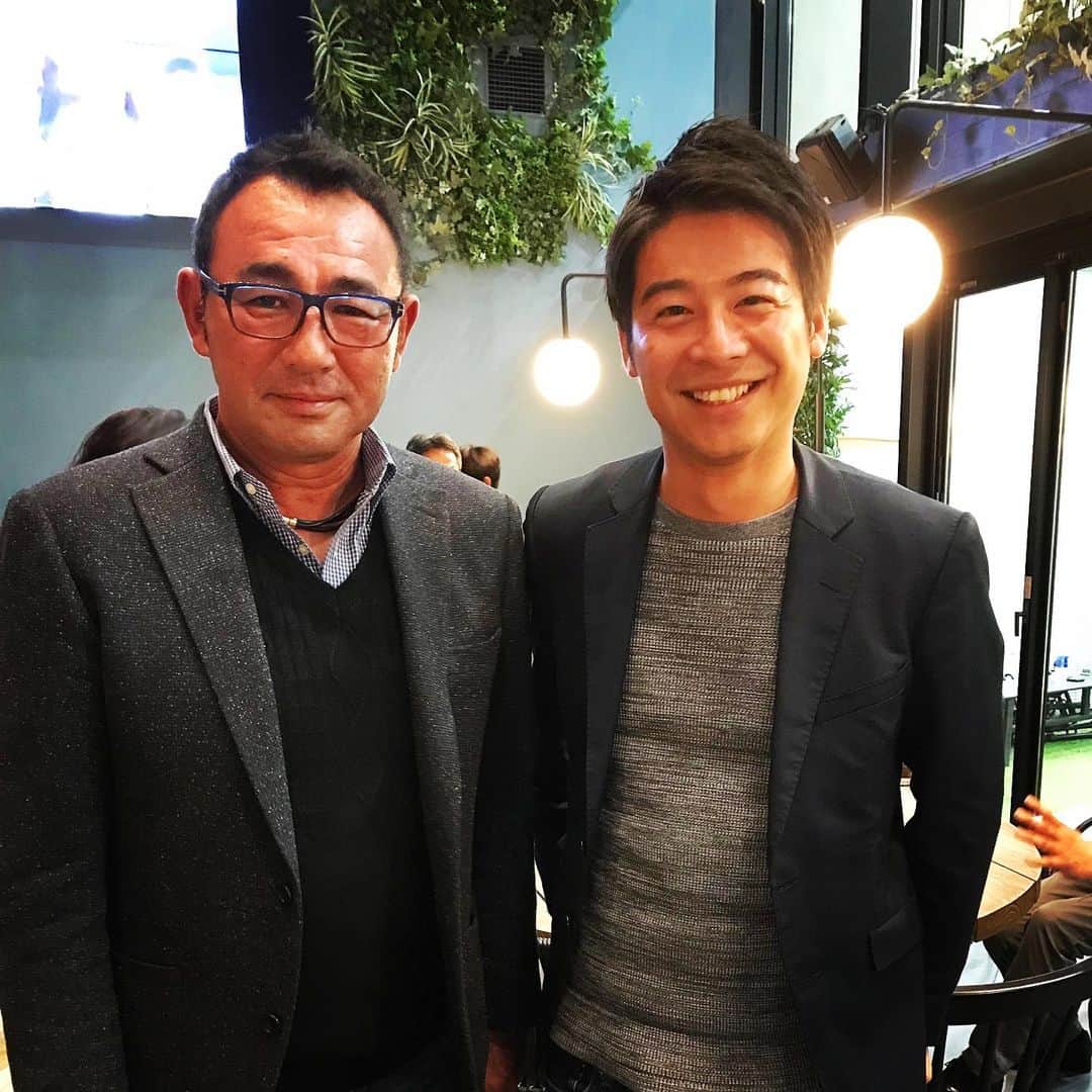 小松正英さんのインスタグラム写真 - (小松正英Instagram)「⚽️Jリーグ27周年✨  1993年5月15日に開幕したJリーグ。 私が3歳の時に開幕して27年。  現役時代はこの舞台を目指して毎日ボールを追いかけてました。  これまでに様々なJリーガーにも会いました。 仕事でもプライベートでも、感じるワクワク感は、子供の頃から変わりません。  自分を作り上げてくれたサッカーへ、これから更にアナウンサーという立場から恩返し出来るように・・・ . . . #Jリーグ #Jリーグの日 #27周年 #1993年 #サッカーのある日常を取り戻そう . . ① #横浜マリノス #木村和司 さん  #ヴェルディ川崎 #ラモス瑠偉 さん ② #FC東京 #長谷川健太 監督 ③ #コンサドーレ札幌 #鈴木武蔵 選手 ④ #レノファ山口 #高宇洋 選手 ⑤ #松下裕樹 選手 ⑥ #ザスパクサツ群馬 #青木翔大 選手 ⑦ #徳島ヴォルティス #鈴木徳真 選手 ⑧ #モンテディオ山形 #渡邊凌磨 選手 ⑨ #ベガルタ仙台 #田中渉 選手  #湘南ベルマーレ ➡︎ スイス #若月大和 選手 ⑩ #アルビレックス新潟 #秋山裕紀 選手  #松本山雅FC #榎本樹 選手」5月15日 20時44分 - masa_fb.ank