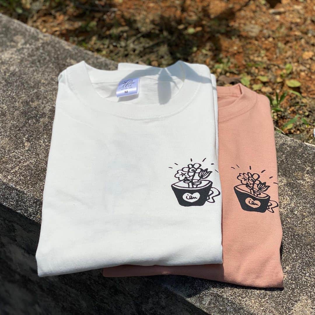 original brand 【ilu098】さんのインスタグラム写真 - (original brand 【ilu098】Instagram)「coming tomorrow あの人気なデザインから早速！ この夏にぴったりな半袖tシャツ登場です。 ・PICKED FLOWER FOR YOU TEE ¥4,080- オフホワイト ピンクベージュ / S M L XL 5月16日(土曜)19時~販売開始 #ilu098 #okinawajapan #沖縄 #花のある暮らし #おきなわ #普天間」5月15日 20時56分 - ilu098