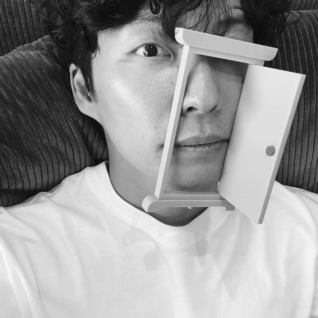 星野源さんのインスタグラム写真 - (星野源Instagram)「MUSICAのアウトテイク  #MUSICA #星野源 #うちで踊ろう #GenHoshino #DancingOnTheInside #どこでもドア」5月15日 20時58分 - iamgenhoshino