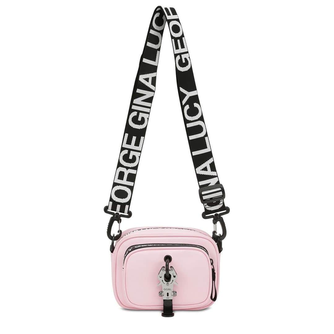 ジョージジーナ&ルーシーのインスタグラム：「Our „COOLTOUR“ bag made out of vegan leather is currently on sale 🌸  Safe up to 50% on everything in our Onlineshop. #georgeginalucy #gglsquad」