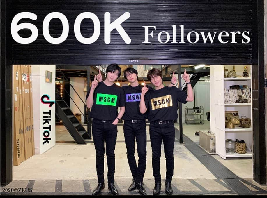 インソクさんのインスタグラム写真 - (インソクInstagram)「600000😘감사합니다!!! THX🕺🕺🕺」5月15日 21時37分 - soku_sokus