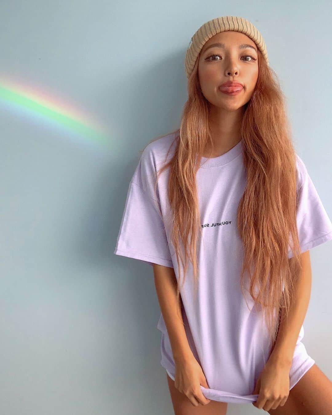 のインスタグラム：「🌴 via @youthfulsurf 🔥 可愛すぎるゆるっとラフな ｓｕｒｆ ｔｅｅ🏄🏾‍♀️ このラベンダーの色味、めっちゃツボ🙊💜 今はお家でもよく着てるよー👕💜🌻👍🏾 サイズはM🌺  Ｋｅｅｐ Ｇｏｏｄ ｖｉｂｅｓ🌴  #staycool #staysafe #surfvibes #youthfulsurf #ユースフルサーフ」