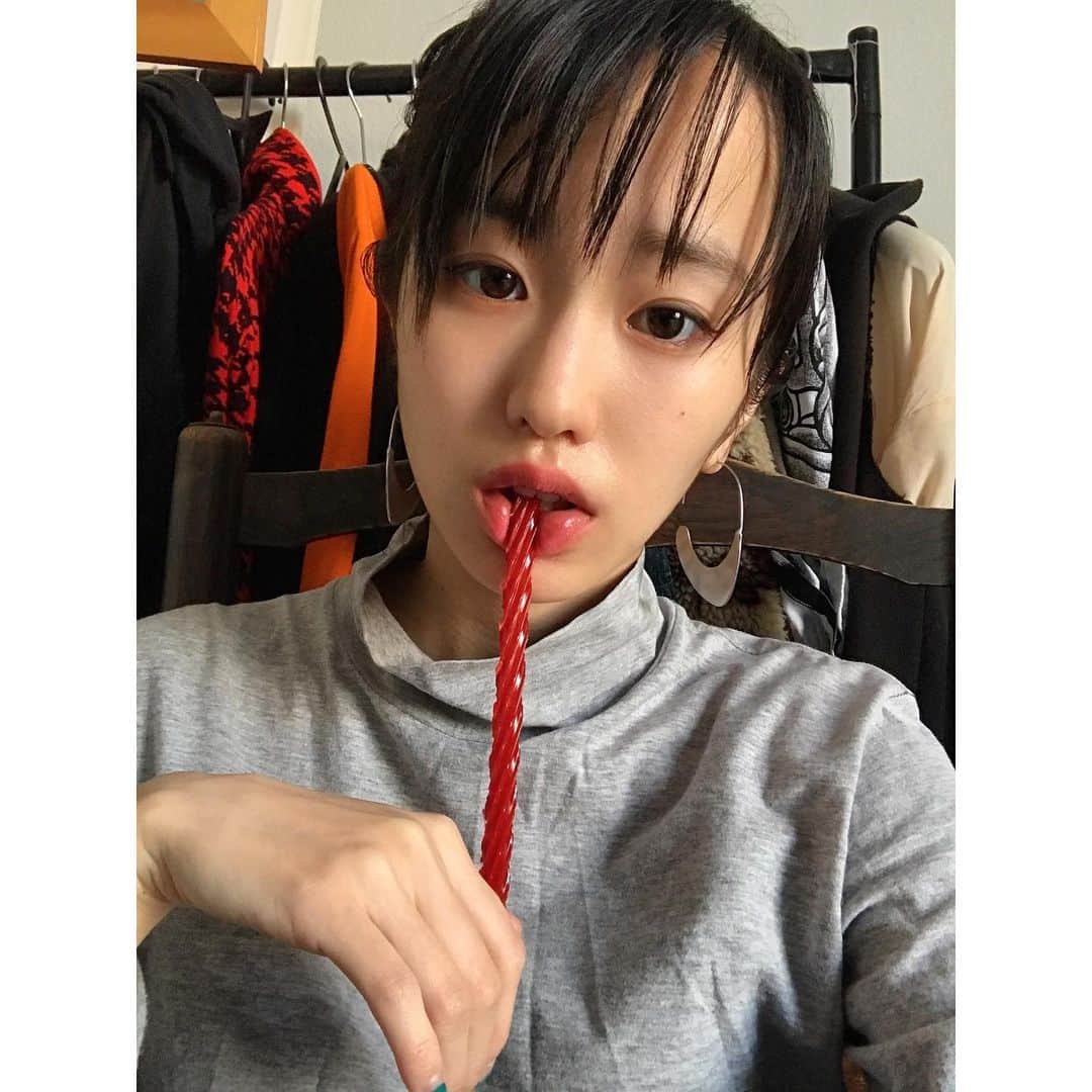 のインスタグラム：「最近読んでしかいない、ずっと。 新しいリック・アンド・モーティーが楽しみすぎる🔥まだかね」