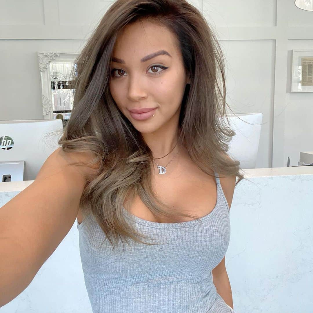 ダニー・リエルのインスタグラム：「🤷🏽‍♀️New Hair, should I just go for a bob already?!」