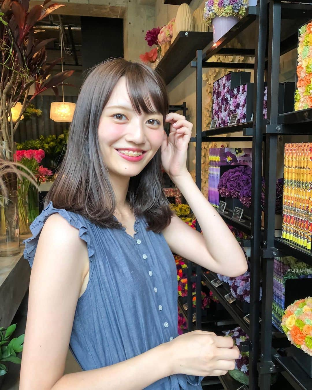 藤原美歩のインスタグラム：「. 結構前の写真早く髪の毛染めたいー！！！﻿ ﻿ 最近は豆腐ドーナツ🍩を作るのにはまっています💓﻿ ﻿ ポリ袋に砂糖、小麦粉、ベーキングパウダー、卵🥚、絹豆腐を入れるだけで作れるのでとっても気に入っています🌟﻿ ﻿ 私はお菓子作り好きなのですが、お菓子作りは思った以上に簡単に作ることができるのでおすすめです♡﻿ ﻿ 最近読んだことを72時間以内に行動することが分かれ道と本に書いてあってはっとさせられました！﻿ ﻿ いつも本を読んでそこで終わってしまっているな時がついたのでこれから72時間以内に簡単なことから取り組んでみます！﻿ ﻿ 習慣化できるよう頑張ります💪🏻﻿ ﻿ ﻿ ﻿ ﻿ ﻿ #サロンモデル #サロモ #サロン撮影 #作品撮り #前髪パーマ #ヘアアレンジ #撮影モデル #撮影データ #ヘアアレンジ動画 #スタイリング #スタイリング動画#カフェ巡り好きな人と繋がりたい #カフェ巡り#カフェ好きな人と繋がりたい #表参道カフェ #表参道カフェ巡り #ニコライバーグマン #はやくコロナが終息しますように #読書好きな人と繋がりたい #読書好き #原宿カフェ巡り #stayathome #自粛中の過ごし方 #過去pic #表参道 #表参道グルメ #就活中 #stayhomestaysafe #はなのある暮らし」