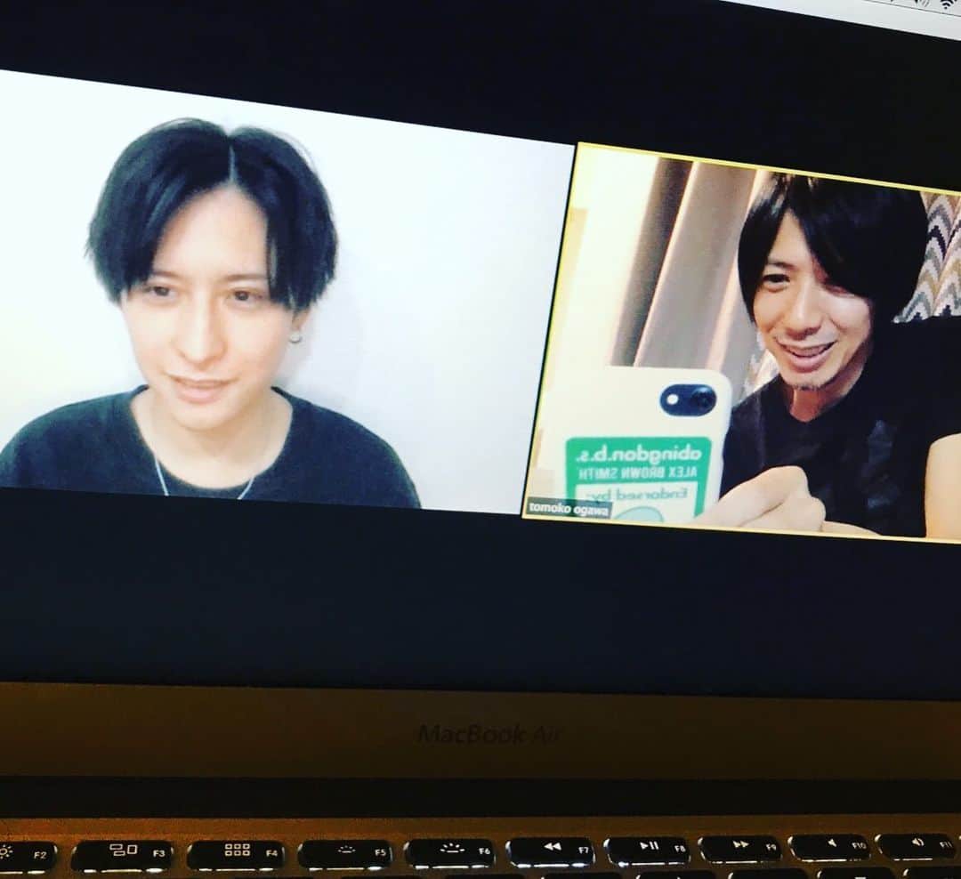 のインスタグラム：「上原と気付けば3時間半経ってた（笑） 今度はキムティーも。 だきたかリリースまでもう少し。 お待たせしました。 #WANDS #上原大史 #柴崎浩」