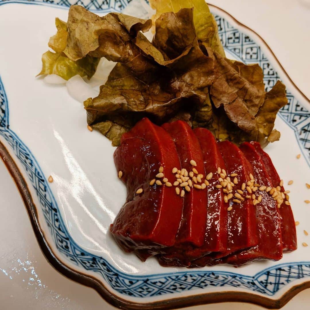 焼肉らんどさんのインスタグラム写真 - (焼肉らんどInstagram)「こんばんは。焼肉らんどです！ 今日まで営業時間が20:00までだったので、Dragon Ashのプレミア公開を飛び跳ねて見ることができました❗. きっと吉村さんも見たかったんでしょう！. . よって、2020年5月16日（明日）からは営業時間が少し変わります。. . 【らんど】TEL 072-999-8666.事前予約可. . 昼12:00〜14:00(テイクアウト弁当・店内飲食アルコールも). 夜16:00〜22:00（L.o.21:00）. . . 【あんど】TEL 072-929-9123 予約可. . 夜17:00〜22:00（L.o.21:00）. . 上質な和牛と自家栽培の無農薬野菜をご用意してお待ちしておりますm(_ _)m. . . . @yakiniku_and #焼肉らんど #焼肉あんど #八尾テイクアウト #近鉄八尾テイクアウト #八尾ランチ #近鉄八尾ランチ #八尾市 #八尾 #近鉄八尾 #東大阪 #柏原市 #大阪 #八尾グルメ #近鉄八尾グルメ #東大阪グルメ #焼肉 #焼き肉 #八尾焼肉 #自家栽培 #無農薬野菜 #丁寧な調理 #弁当箱にもこだわる #本気弁当 #絶対得 #ウーバーイーツ申請中 #絶対得なテイクアウト #農業 #家庭で焼肉 #米がうまい #A5ランク」5月15日 23時05分 - land.yakiniku.yao