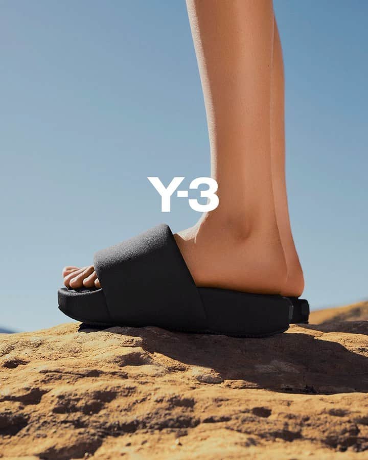 ワイスリーのインスタグラム：「For out there, in here, and everywhere. Y-3 SLIDE. Y-3 Spring/Summer 2020. $2 from every adidas.com/y-3 and app purchase over $20 made until 16th May goes to #COVID19Fund for @who. --- #adidas #Y3 #YohjiYamamoto Discover the collection at adidas.com/y-3」