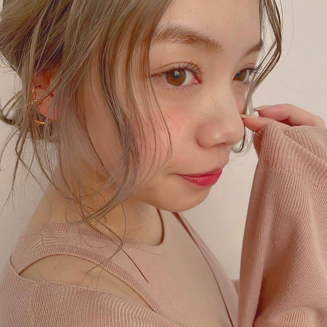 福地夏未のインスタグラム：「🌈 ゆきちゃんとの久しぶりの撮影が 今はもうすごく前のよう、、！ ゆきちゃんメイクは魔法ですほんと♡ _ #osakana_yuki #加工一切なし #メイクってすごい」
