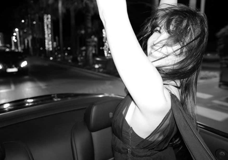 デイジー・ロウさんのインスタグラム写真 - (デイジー・ロウInstagram)「Flashback to Riding in cars with boys @gregwilliamsphotography 💋 In Cannes.... giving me that Friday feeling ♥️♥️♥️」5月15日 23時41分 - daisylowe