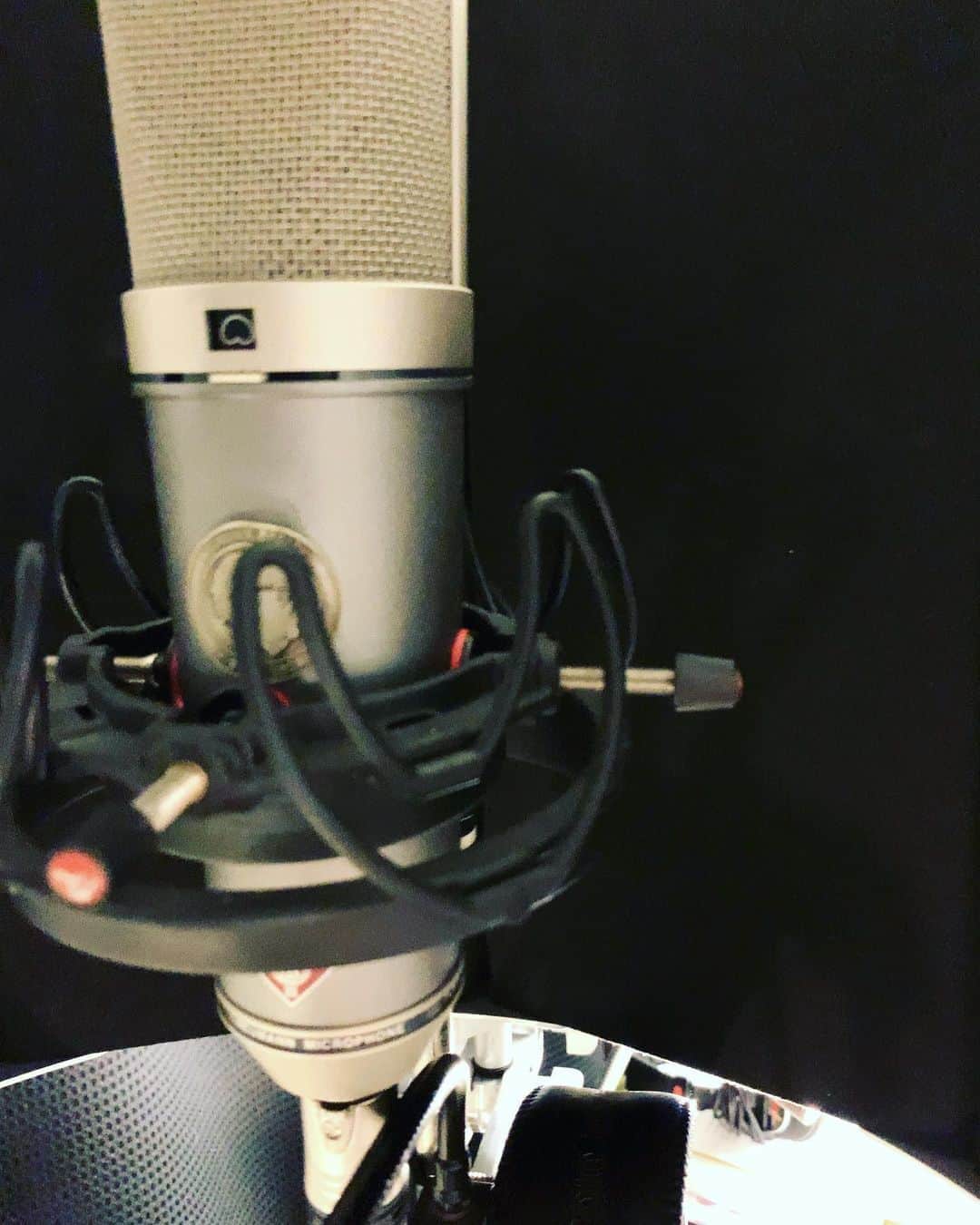 鶴久政治のインスタグラム：「recordingは順調に進んでいます。」