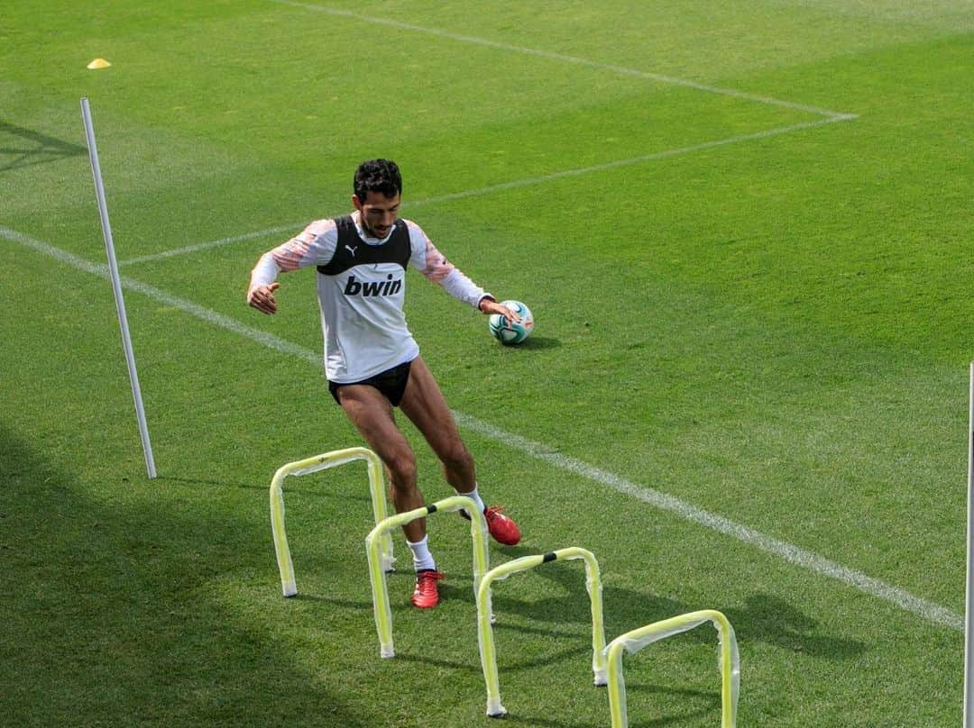 ダニエル・パレホのインスタグラム：「🏃‍♂️ ⚽️ 🎯」