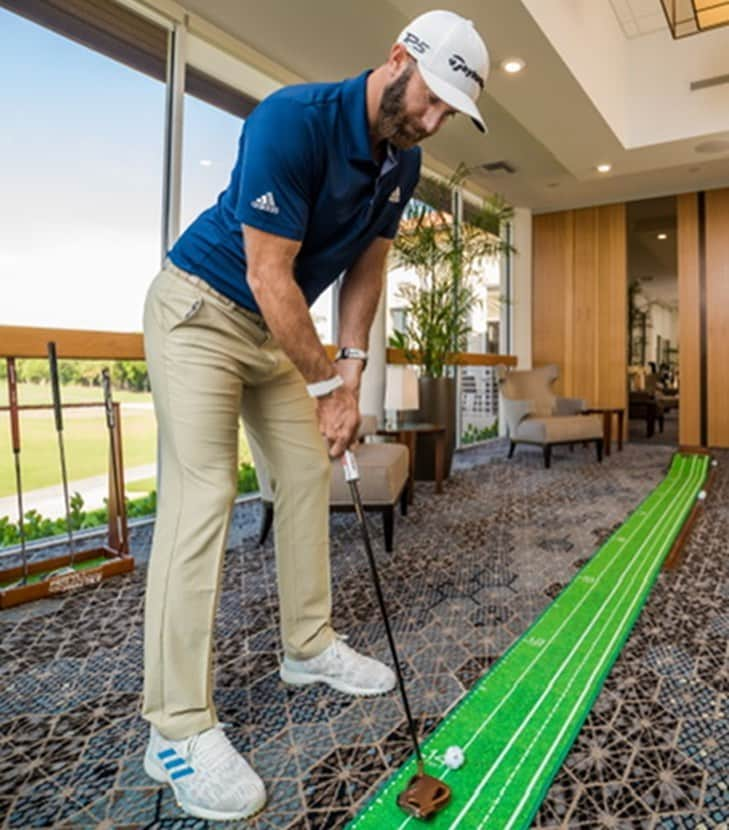 ダスティン・ジョンソンのインスタグラム：「The @perfectpracticegolf mat has become an integral part of my practice regimen. Today I’m excited to announce that I’ve officially partnered with the team at Perfect Practice. #alwaysbeputting #perfectpracticepartner」