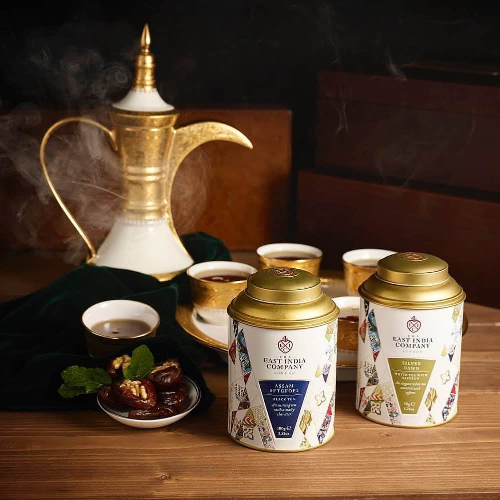 The East India Companyさんのインスタグラム写真 - (The East India CompanyInstagram)「It’s finally Friday 😌 Time to fire the kettle and make some quality tea. Our recommendation - Assam for black tea lovers and Silver Dawn for white tea fans ☕️ Which do you prefer? How are you spending your night in? Let us know in the comments below 💬  #teatime #theeastindiacompany #finefood #britishfinefood #finetea #stayhome #cozynightin #tealovers #assam #blacktea #whitetea」5月16日 0時43分 - theeastindiacompany