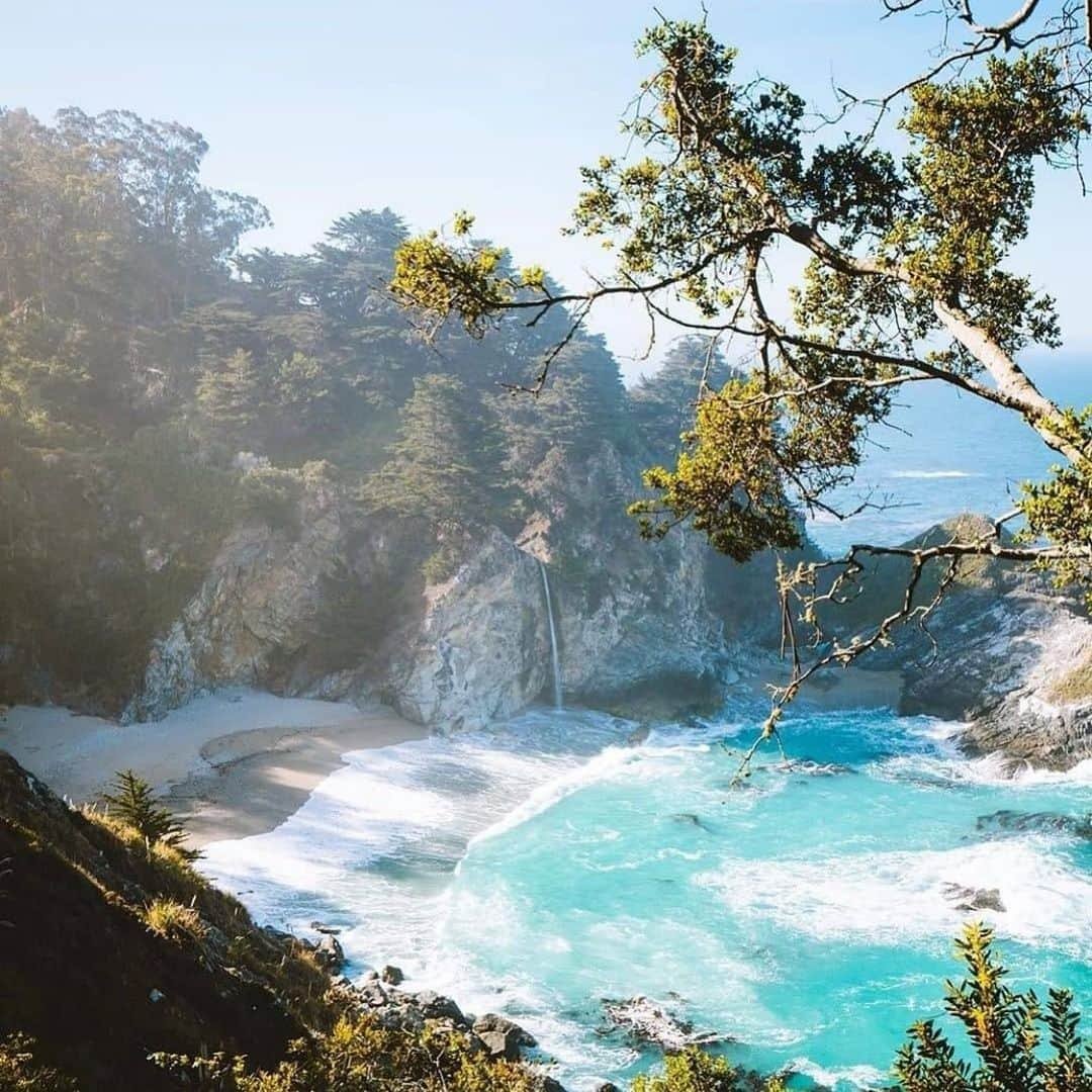 ケリー・ブルックさんのインスタグラム写真 - (ケリー・ブルックInstagram)「California Dreaming! One of my Fav places in the world #BigSur #PostRanchInn #RoadTrip #RedWoods #CarmelonSea #SummerDreaming 🌊」5月16日 1時15分 - iamkb