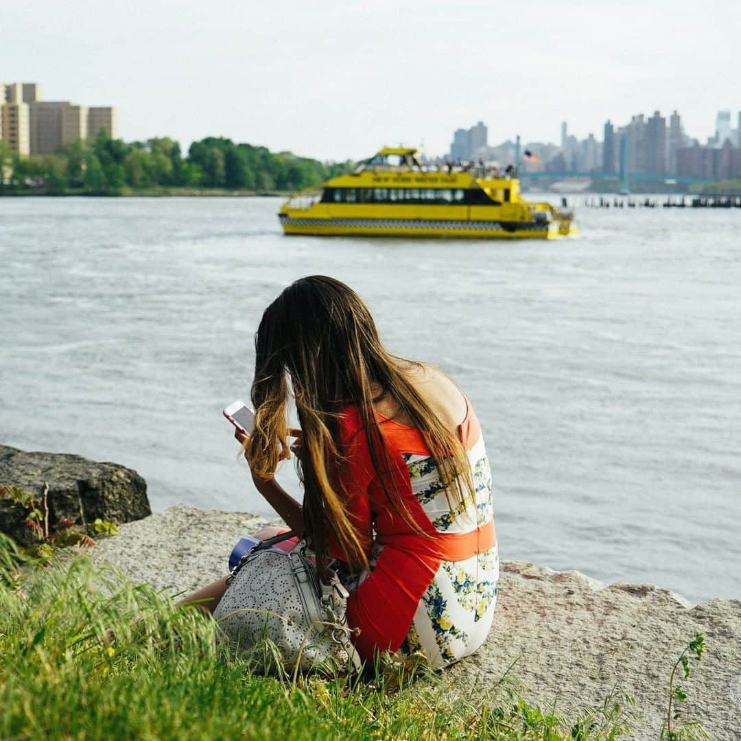 Vogueさんのインスタグラム写真 - (VogueInstagram)「Everyone in New York City has a local spot that they have a special attachment to. For some it’s a restaurant, a walk, a karaoke spot, something essential or dear to them from their former life that they cannot wait to return to once the coronavirus lockdown lessens. As some states (smartly or not) begin to lessen social distancing and stay-at-home restrictions, we asked a group of prominent New Yorkers—from legends of stage and screen to your favorite yogi—what they’re most looking forward to when the lockdown finally ends. Tap the link in our bio to read their answers. Photographed by @arnold_daniel.」5月16日 1時21分 - voguemagazine