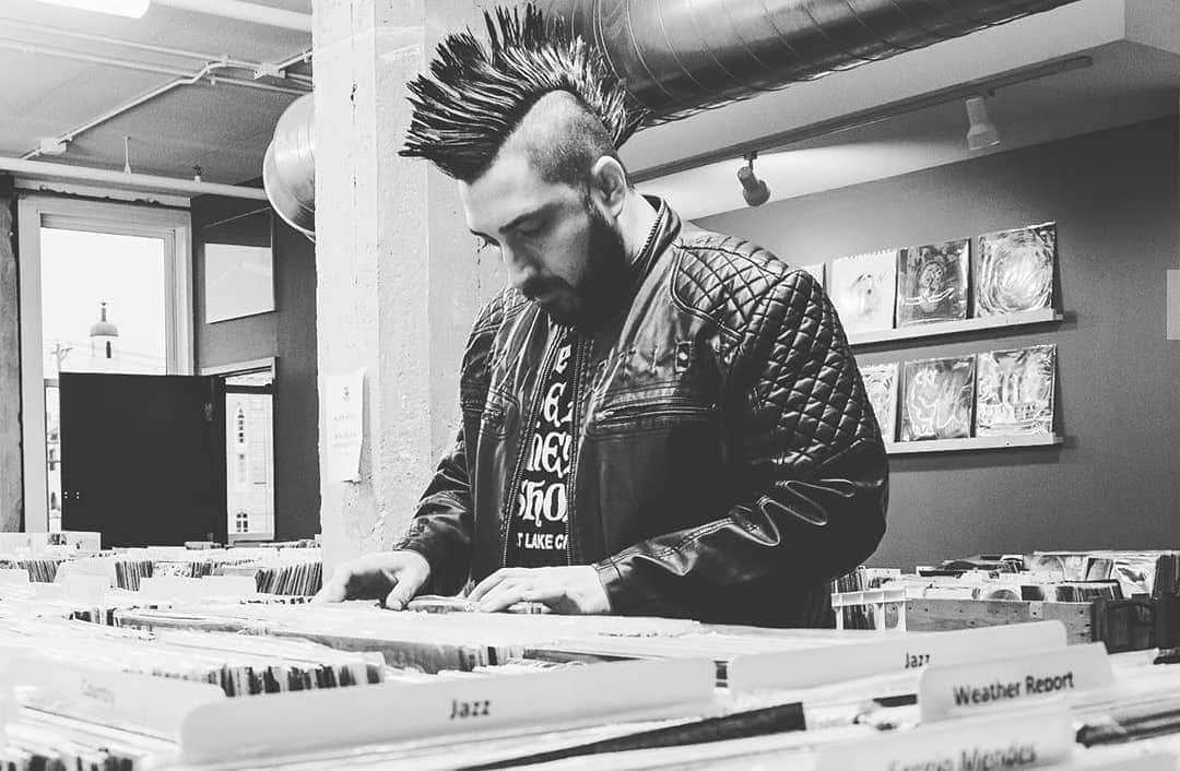 Of Mice & Menのインスタグラム：「Join @youngfuego today at 6PM PST on our official @twitch channel (twitch.tv/ofmice) as he shares his extensive record collection and plays some personal favorites for us! #Vinyltino #FUEGOFRIDAY」