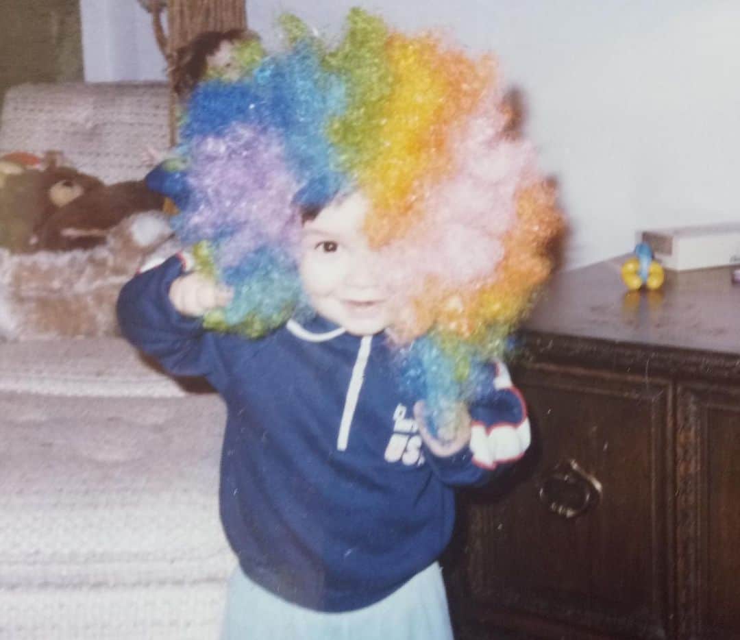 アンソニー・ラモスのインスタグラム：「RAINBOW WIG #FBF 🌈」