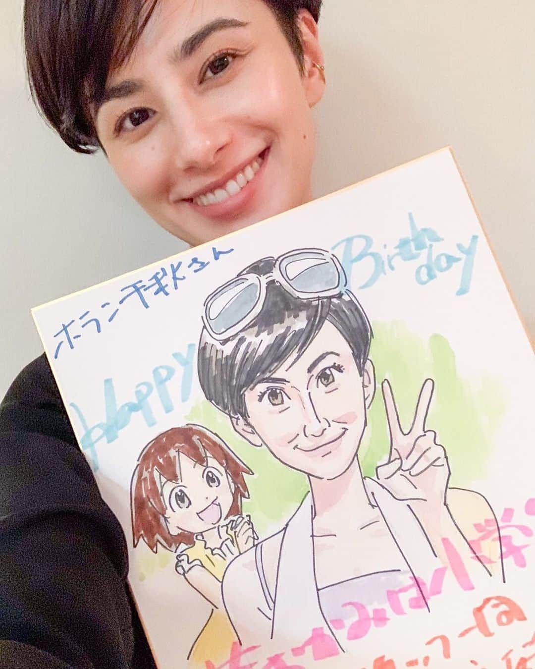 ホラン千秋さんのインスタグラム写真 - (ホラン千秋Instagram)「_﻿ 15:25〜NHK Eテレにて初めて声優を務めた映画『若おかみは小学生！』が放送されます🗣🌈﻿ ﻿ 私は”グローリー・水領”という占い師役で出演しているよ🔯✨﻿ ﻿ ぜひ#stayhome のお供に🍿」5月16日 11時32分 - chiakihoran_official