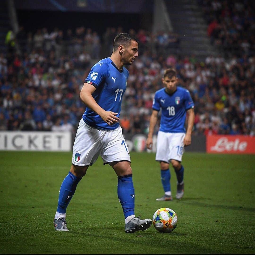 フェデリコ・ボナッツォーリのインスタグラム：「110 anni fa la tua prima partita!  Buon compleanno Azzurri! 🇮🇹」