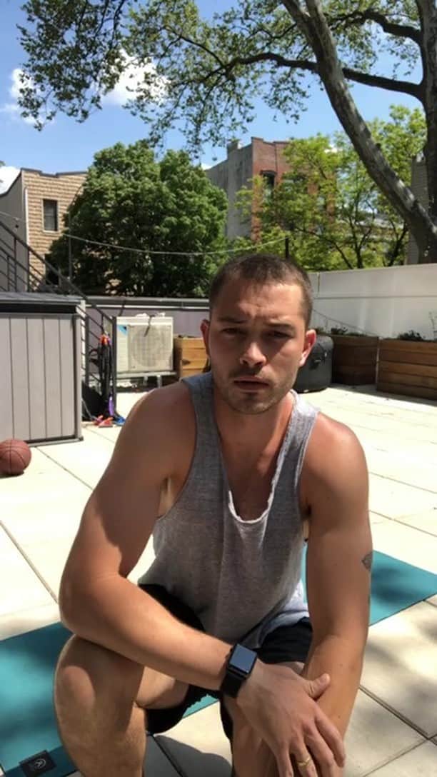 フランシスコ･ラチョースキーのインスタグラム：「20 min burner!!! Let’s go」