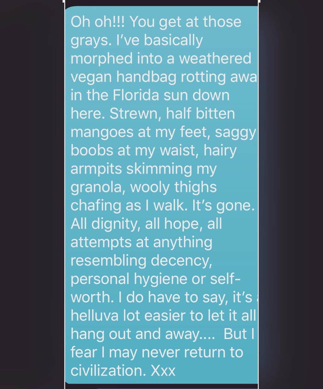 ジャシンダ・バレットのインスタグラム：「My text to my friend today as she is about to dye her gray hair #quarantinelife #grayhair #hairdye  #lifehaschanged #imamess」