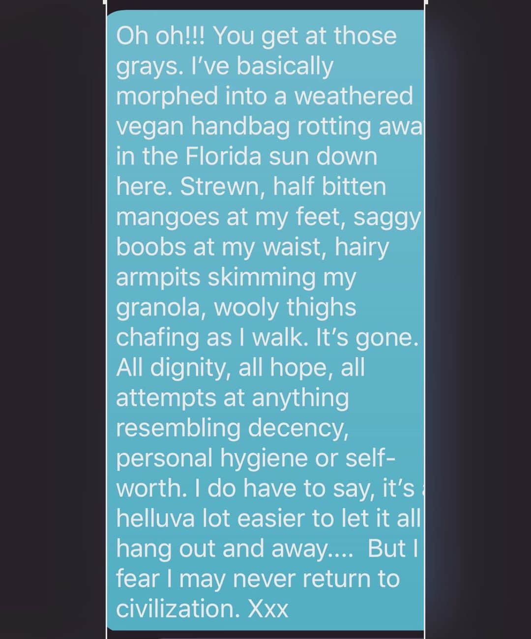 ジャシンダ・バレットのインスタグラム：「My text to my friend today as she is about to dye her gray hair #quarantinelife #grayhair #hairdye  #lifehaschanged #imamess」