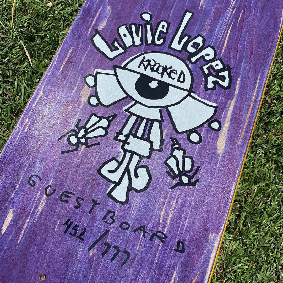 ルーイ・ロペスのインスタグラム：「Trippin on this one! Thank you @krooked for the GUEST board appreciate the love ✔️🤎✔️. Boards heading out, arriving and available at shops now!! 🌪8.25🌪 & 777 made.」