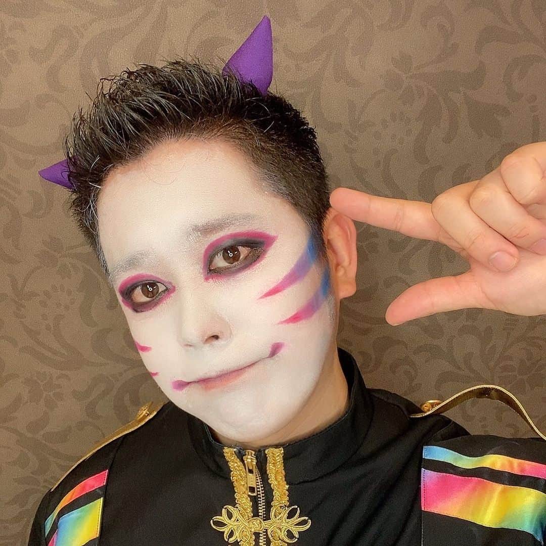 たっしーのインスタグラム：「ぷっぷ🌈🛴 ＊ #モノクローン #虹色担当 #たっしー #アイドル」