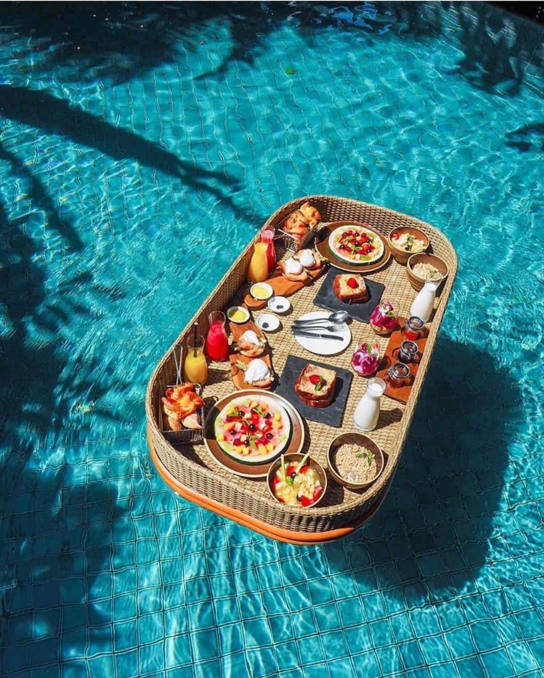 Wonderful Placesさんのインスタグラム写真 - (Wonderful PlacesInstagram)「Those indulgence are waiting for you when it's time to travel again at ✨@ritzcarltonbali✨ Go to their account for more info!!! ✨@ritzcarltonbali✨ . Pics by  @carloszatch  @icaneatanelephant  #ritzcarlton #ritzcarltonbali」5月16日 7時18分 - wonderful_places