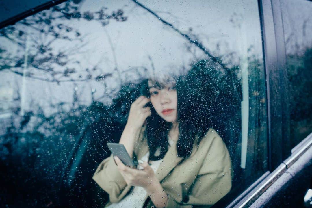 haraoのインスタグラム：「Rainy day - - -  #indies_gram #GPW_members_only  #as_archive #hueart_life #ig_phos #indy_photolife #screen_archive #Rox_Captures #jp_mood #team_jp_ #IGersJP #RECO_ig #Lovers_Nippon_Portrait #art_of_japan_ #japan_daytime_view #daily_photo_jpn #bestjapanpics #tokyocameraclub #film_com #jp_portrait部 #filmfeed #analogphotography #スクリーンに恋して #被写体募集」