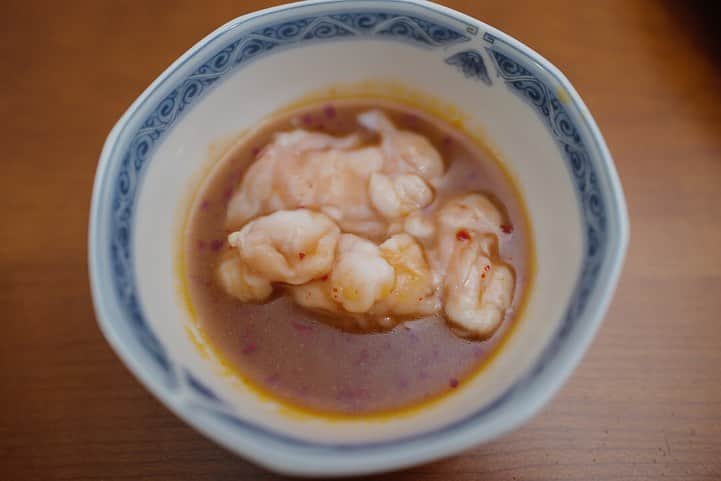 福岡グルメ 福岡ランチ「デビログ」さんのインスタグラム写真 - (福岡グルメ 福岡ランチ「デビログ」Instagram)「清川にある『たんか 本店』でテイクアウト。 なかなか予約が取れない店の「焼肉セット」(2～3人前)はやっぱり美味かった😋👌 特上タン、上タン、上ハラミ、特上ホルモン、上ホルモン、センマイ、牛ハツ、豚バラの全8種類の焼肉とタレが3種類付いて5,400円(税込)。※「焼肉セット」は事前予約のみ。 どれも美味かったが、特に量がたっぷりな上ハラミや2種類のタンがバリウマ👍 家でも『たんか』の味が楽しめるのは嬉しいね✌️ 福岡市内なら無料でデリバリーしてくれるらしい。 テイクアウトは他にも「牛タンキーマカレー」1,000円(税込)や「焼き飯牛タン弁当」1,200円(税込)などがあるよ。 緊急事態宣言解除に伴い、天神店が17:00～0:00の時間帯で営業しているので、近々本店も営業開始するかも。 . #たんか清川本店 #福岡市中央区清川 2-19-28 092-531-8529 11:30～20:00 日曜日営業 不定休 . ♦️福岡グルメ 福岡ランチの店舗探しならブラウザで「デビログ」で検索👉 ♦️お得な情報やディープな店舗情報はブラウザで「もっとデビログ」で検索👉 . #福岡テイクアウト #福岡テイクアウト情報 #テイクアウト福岡 #おもちかえりなさい福岡 #おもちかえりなさい #キリンビール #一番搾り #生ビール #pr #福岡 #博多 #fukuokapics #fukuoka #fukuokacity #hakata #fukuokagourmet #福岡グルメ #福岡ランチ #福岡ごはん #食べログ福岡 #福岡飯 #福岡食べ歩き #福岡インスタグルメ #インスタグルメ福岡 #福岡焼肉 #福岡焼肉テイクアウト #たんか #たんか本店」5月16日 7時38分 - devi_takahashi