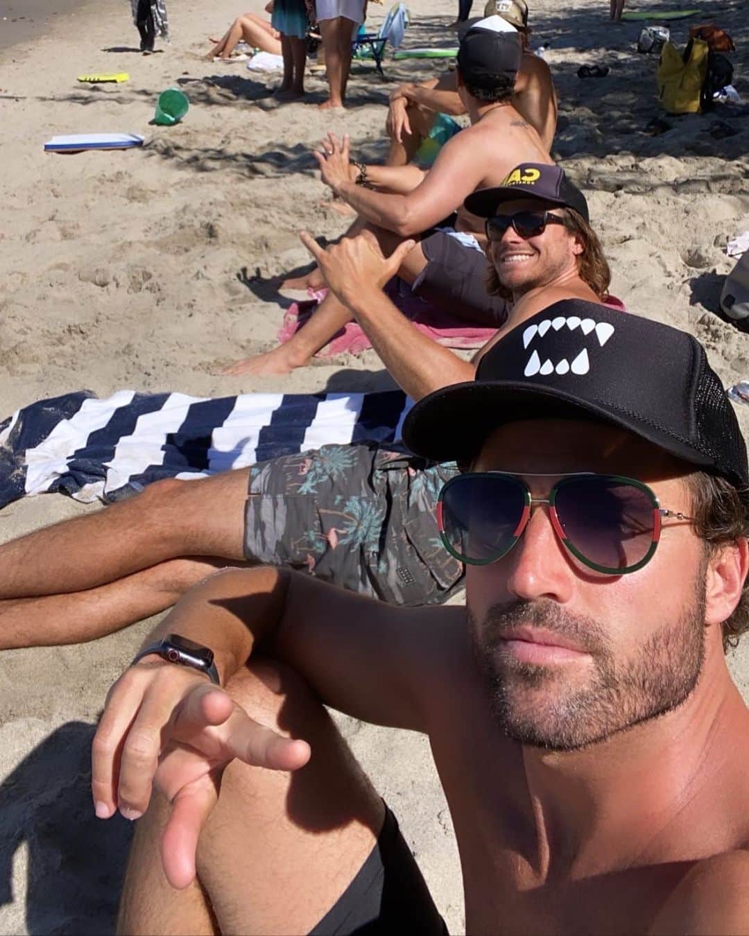 ブロディ・ジェンナーのインスタグラム：「Happy Friday 🤙🏼」