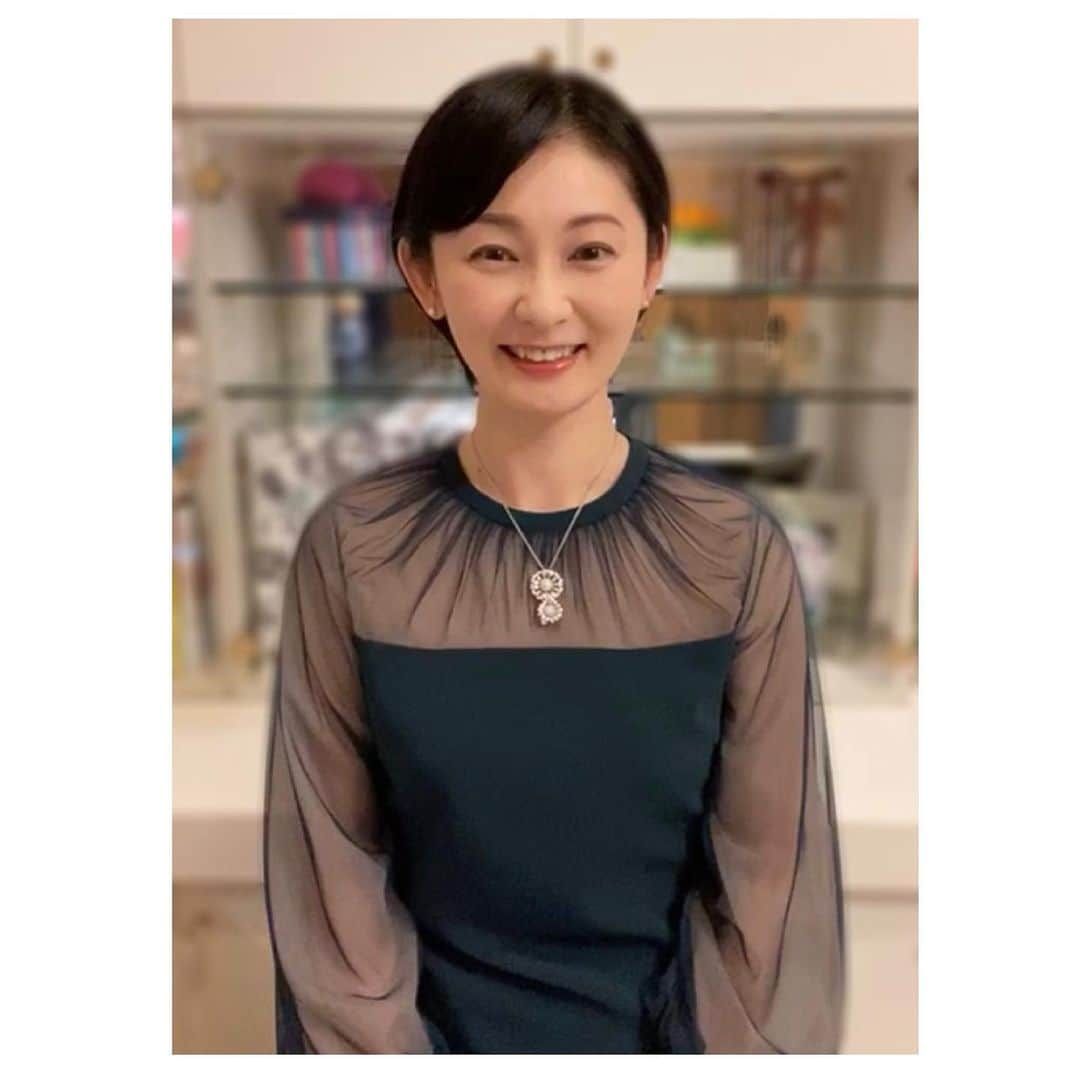 風花舞さんのインスタグラム写真 - (風花舞Instagram)「明日5/17(日)21:00〜インスタライブします。 5回目！ちょっと慣れてきたかな〜。 ストーリーズで事前質問お受けします(ストーリーズ表示24時間以内で締切)。 前回頂いていない質問があれば可能な限りお答えしつつ、 リアルタイムコメントともやり取りしつつ…みたいな感じで進めようかなと思っております。 明日ね(*´∀`*)ﾉ″  #インスタライブ#配信#風花舞#5回目」5月16日 9時48分 - kazahanamai_official