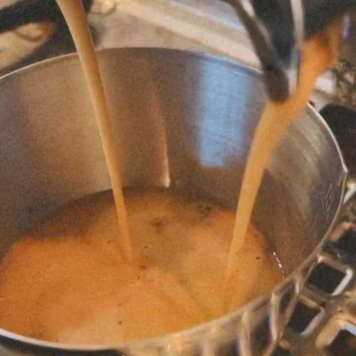 チョ・テグァンのインスタグラム：「Good morning everyone 😃  와 찐하다 꼬소하다 꼬숩다? 꾸덕꾸덕?  Rich Nutty Chocolatey Caramely Zesty Floral and Bright flavour.  #ristretto  #ims basket 오와 명품이 뽑아지는게 다르긴 하네. -  #브리커피  #breecoffee」
