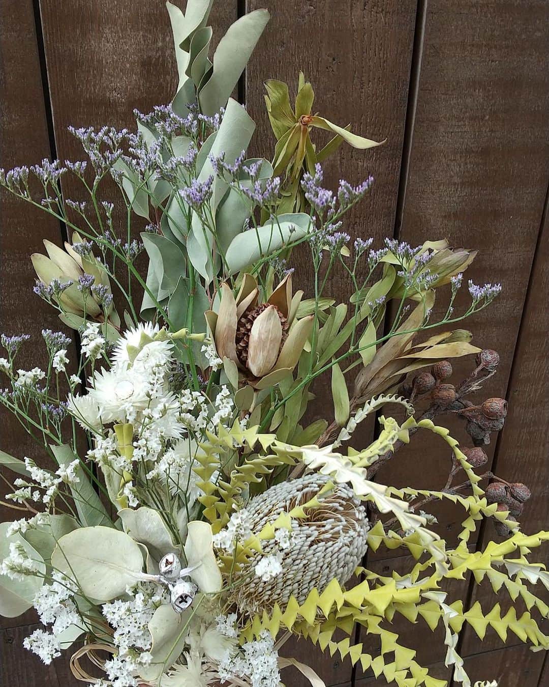 大河内奈々子さんのインスタグラム写真 - (大河内奈々子Instagram)「・ ・ swag ・ お花も個性があって　あっち向いたりこっち向いたり ・ 可愛いな ・ 捨てないでお花を長く楽しめる様に色々考えています☺︎ ・ #花のある暮らし #お花は捨てない主義 #swag #ドライフラワー #ドライフラワーのある暮らし #スワッグ#dryflower #blooom」5月16日 20時46分 - nanakoohkouchi