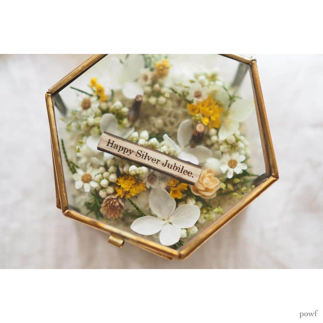 anemone_69のインスタグラム：「. 時間がたくさんあるので、 #kokageya さんの キットを購入し、 #リングピロー を作製。 . 少し早いけれど 今夏の #銀婚式 の記念にーーー . 引き続き #stayhome #staysafe で . #おうち時間 . . .」