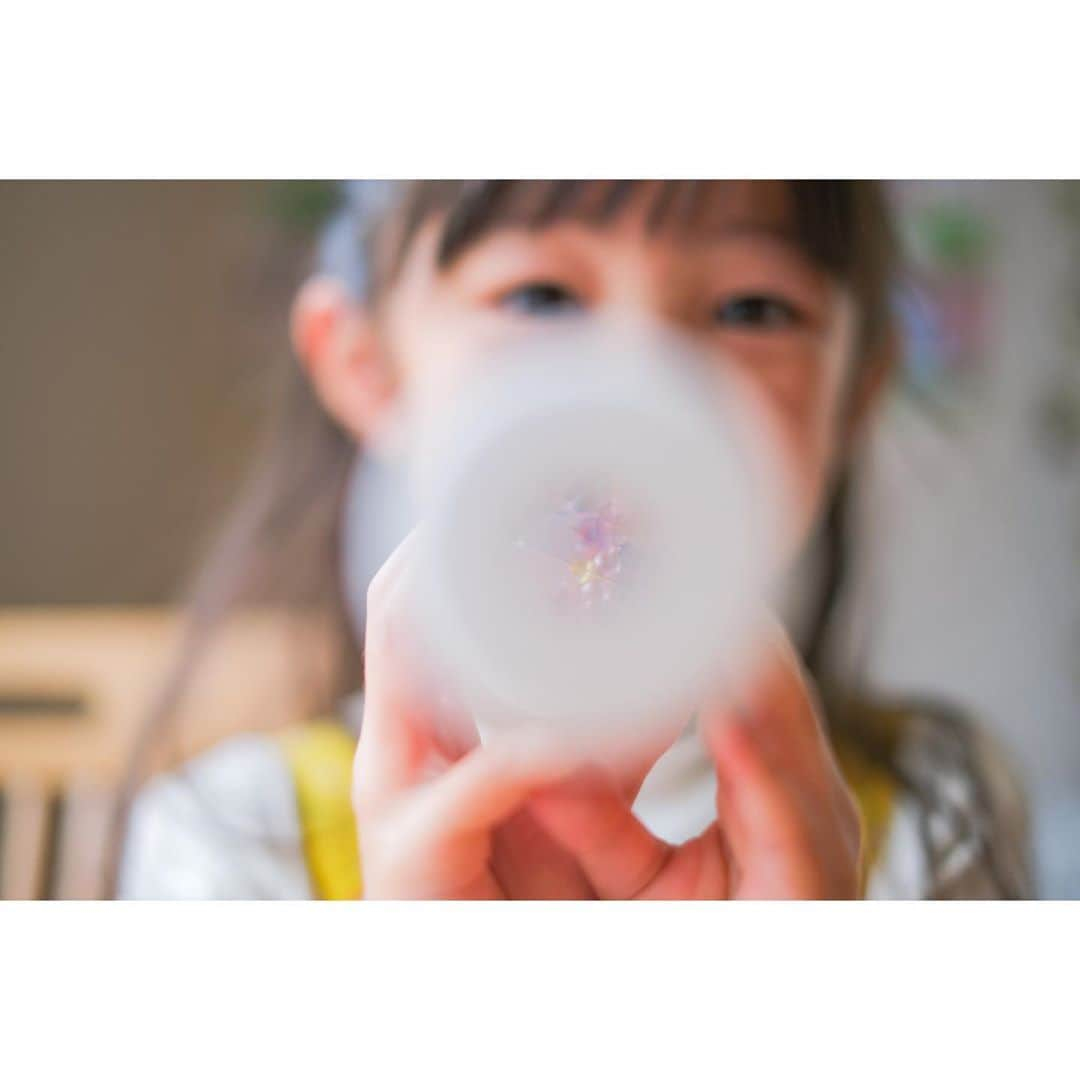 Ai.tさんのインスタグラム写真 - (Ai.tInstagram)「. 前に買った万華鏡キットをやってみたら 簡単にでき、すごく綺麗で2人とも大満足してくれました🙆‍♀️💕 . . 2020.05.16」5月16日 21時18分 - ngs.rky.kuy