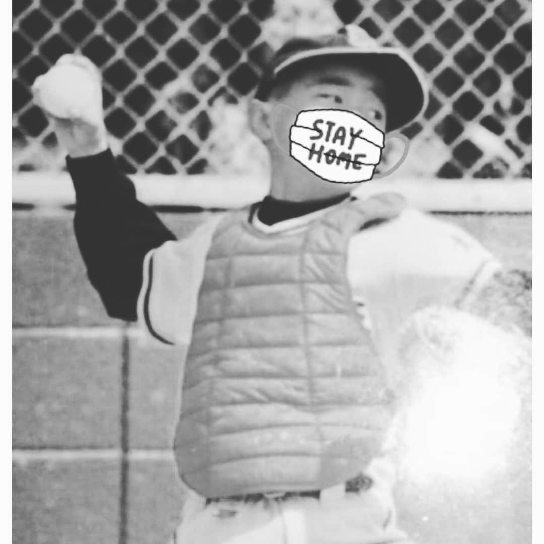 鉄平さんのインスタグラム写真 - (鉄平Instagram)「数少ない子供の頃の野球の写真を保存するの巻。  小学校4〜6の頃です。キャッチャーは４年生の頃かな？ピッチャーは６年生の頃。  誰にでも子供の頃はあるわけで、こうやって残すと大きくなってから懐かしく振り返ることが出来るのでいいですね。  #少年野球 #小学校」5月16日 12時54分 - teppei1227