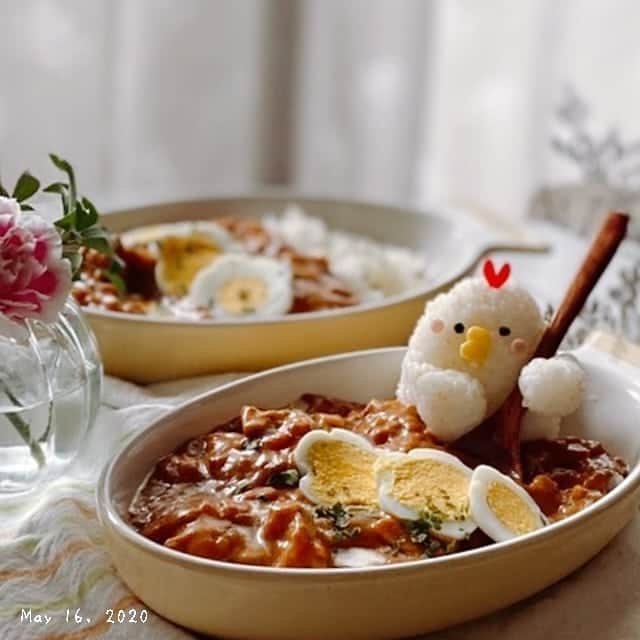 むっくママのインスタグラム：「(о´∀`о)ノ * お疲れ様でーす😃✋ * #バターチキンカレー　出来たでー😋🍴💕 * #ごちそうさまでした * 今日も頑張ろ🎵 *  #おうちごはんlover #おうちで家庭科 #おうちカフェ#こどもごはん#うちで過ごそう #うちカフェ#カレー#カレーライス#wp_deli_japan #japanesefood #cooking#curry #instagood #snapdish #riceball #てづくりごはん365 #手作りご飯#おにぎり#顔むすび #おむすび#キャラご飯 #キャラ弁#キャラベニスト#チキンカレー#お昼ごはん#ランチ#lunch」