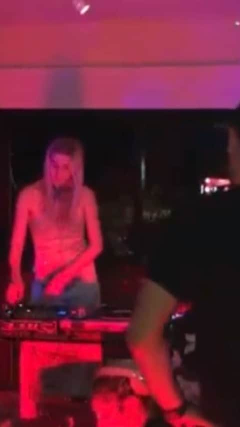 セオフィラス・ロンドンのインスタグラム：「Feat TRIO @allieteilz + @gisellepeppers video by Gabriel Benitez」