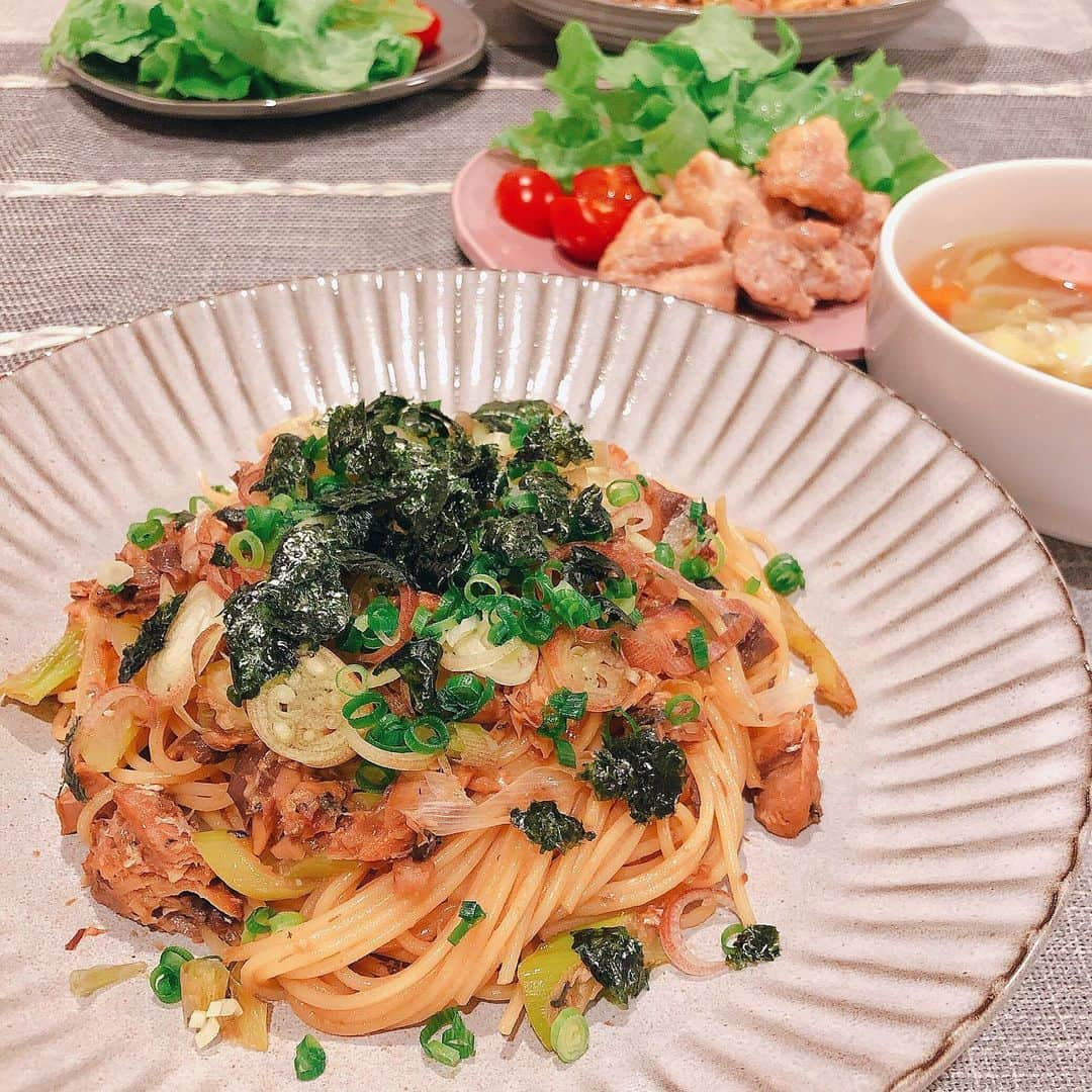 色紙千尋さんのインスタグラム写真 - (色紙千尋Instagram)「昨日は野菜たっぷりカレー🍛🌟今日も2日目カレーが待ってます🥔カレーもいいけど、ハヤシライスも好き🙂 この間は、@shiorikaregohan さんレシピのサバ缶パスタを作りました！大葉を切らしてたのが悔やまれるけど、美味しかった〜！今日は何にしようかな😝 #おうちごはん #おうち時間 #料理記録 #カレー #カレーライス #サバ缶パスタ #鶏の塩麹焼き」5月16日 14時28分 - shikishi_chihiro