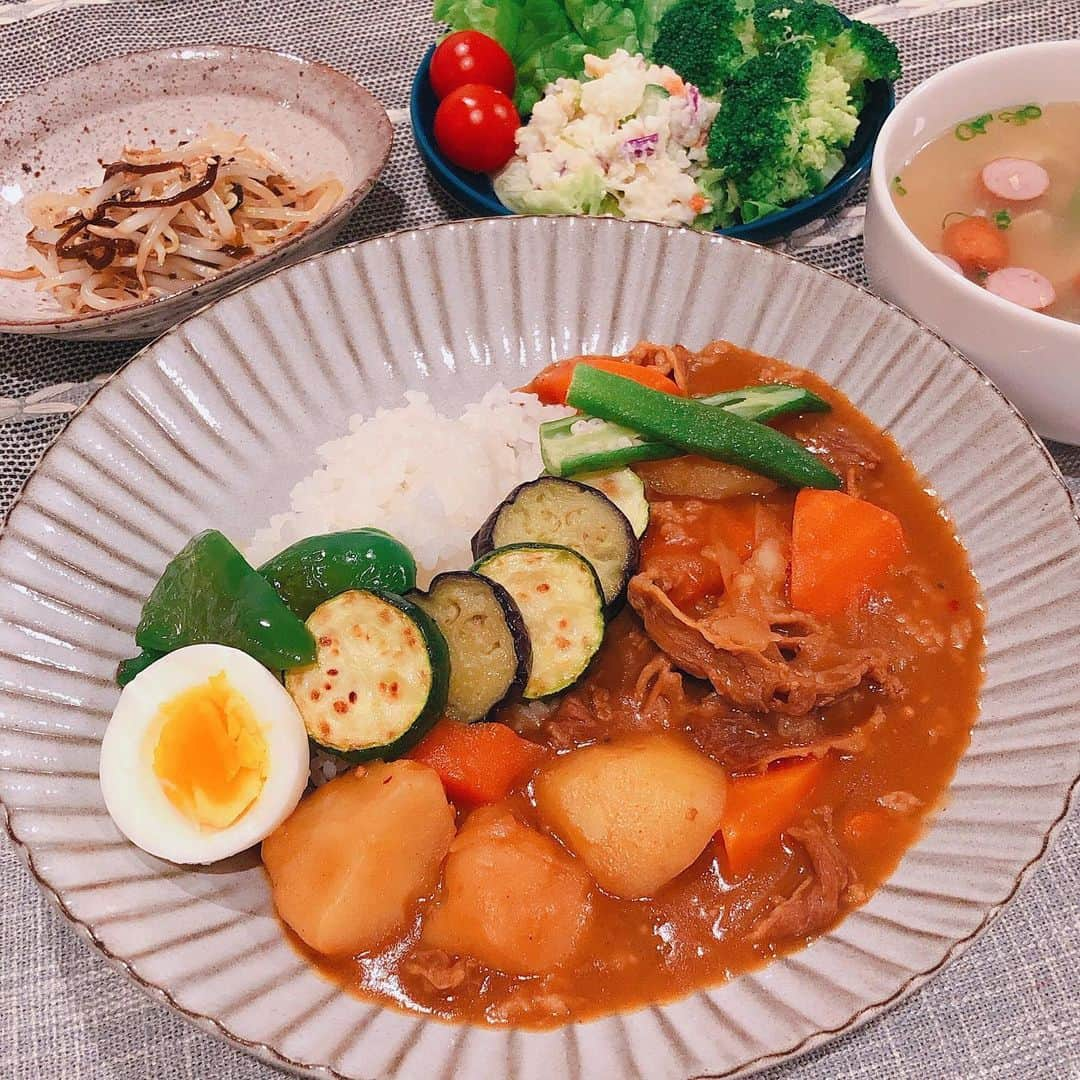 色紙千尋さんのインスタグラム写真 - (色紙千尋Instagram)「昨日は野菜たっぷりカレー🍛🌟今日も2日目カレーが待ってます🥔カレーもいいけど、ハヤシライスも好き🙂 この間は、@shiorikaregohan さんレシピのサバ缶パスタを作りました！大葉を切らしてたのが悔やまれるけど、美味しかった〜！今日は何にしようかな😝 #おうちごはん #おうち時間 #料理記録 #カレー #カレーライス #サバ缶パスタ #鶏の塩麹焼き」5月16日 14時28分 - shikishi_chihiro