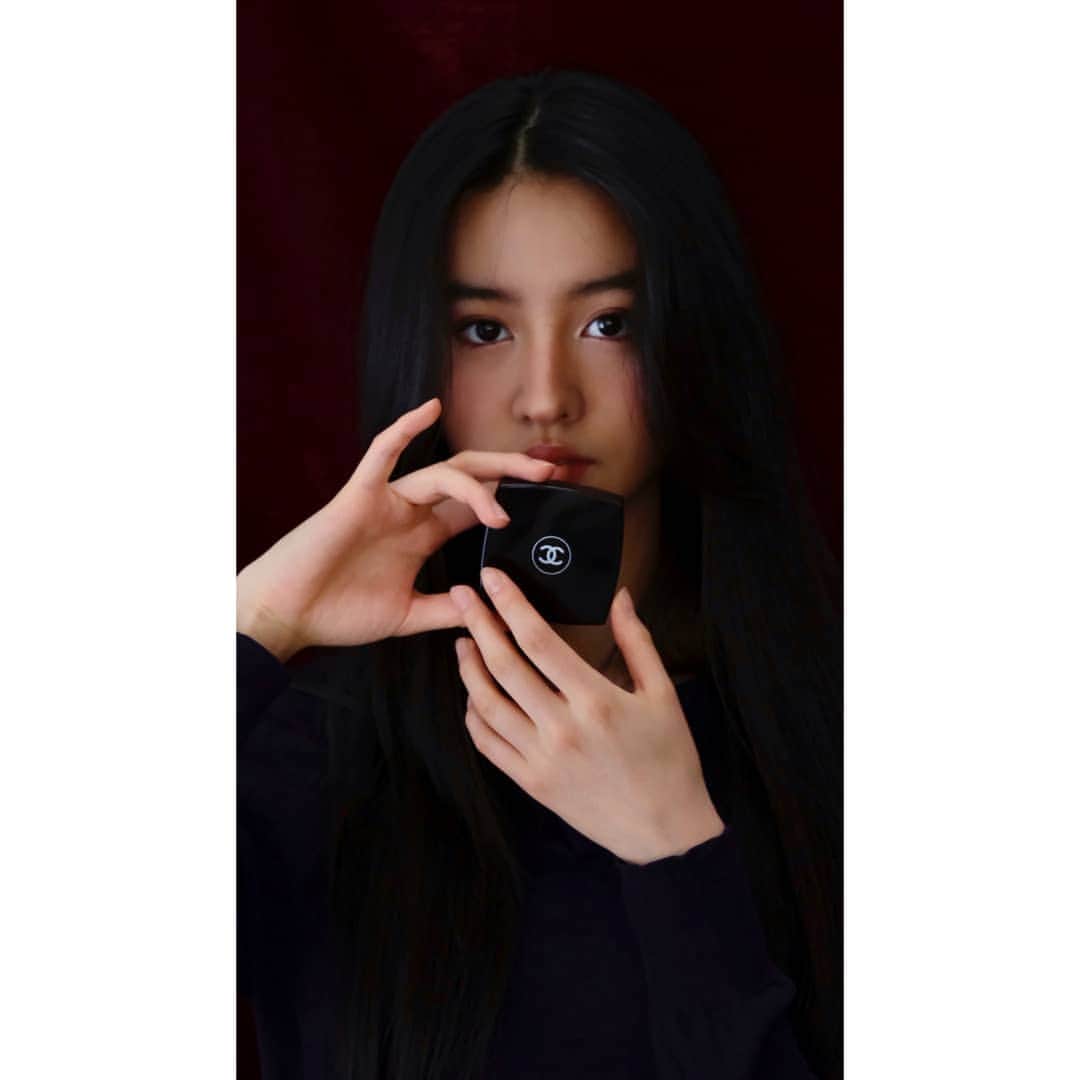 kokiさんのインスタグラム写真 - (kokiInstagram)「I used the  Les 4 ombres  Ombre à paupières effets multiples  Multi - effect quadra eyeshadow  354 warm memories  Lipstick : Rouge Allure 191 Rouge Brûlant @chanel.beauty Stay home, stay safe and stay positive ! 🌻 📷 by sis ❤️」5月16日 14時48分 - koki