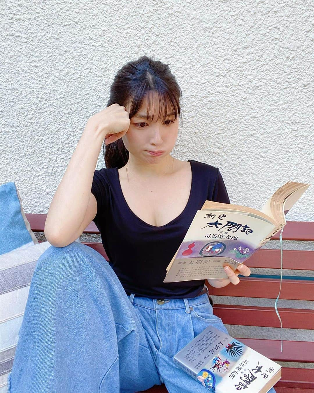 松中みなみさんのインスタグラム写真 - (松中みなみInstagram)「昔、途中でやめてしまってた本を リトライ📚💫 . 歴史本って馴染むまで時間かかるの私だけ⁇ むむ . . #読書 #太閤記 #司馬遼太郎  #歴史 #古本 #豊臣秀吉 #織田信長」5月16日 15時12分 - minami_matsunaka