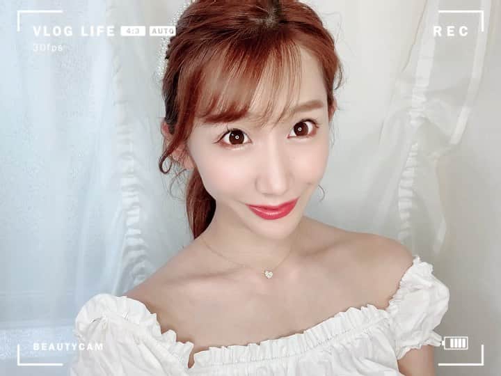 小原春香のインスタグラム：「この乳液は　薬用美白乳液　って書いてあるよ❤︎ 焼けやすいからこれからの時期、この乳液使って　美白に目指したいです❤︎ くねくね◎しすぎてる！  #ALBION @albion_jp  #化粧水 #乳液 #スキンケア #skincare #美白ケア」