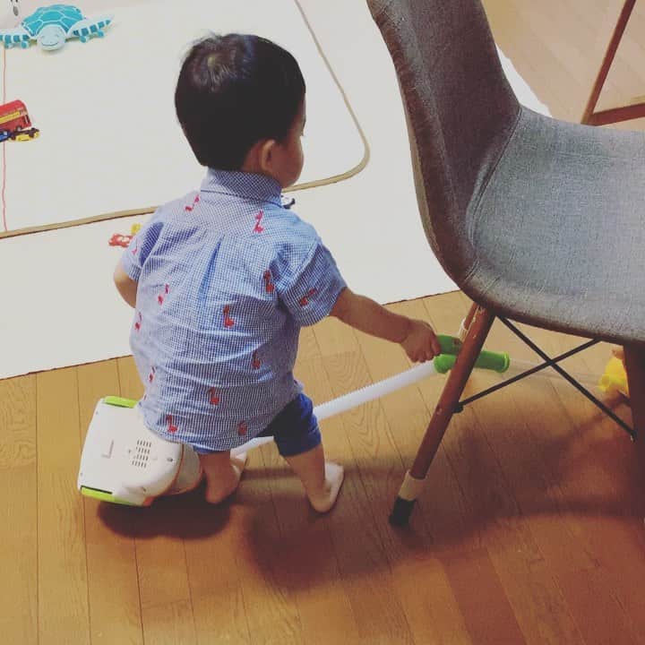 百千糸のインスタグラム：「私の掃除をよく見てるんだね^_^ お掃除ありがとう😊」