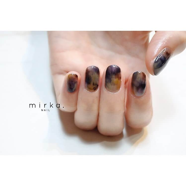 mirka. NAIL(ミルカネイル)さんのインスタグラム写真 - (mirka. NAIL(ミルカネイル)Instagram)「navy ● . . . #mirkanail#nails#nail#nailart#naildesign  #ショートネイル#ニュアンスネイル#大人ネイル#シンプルネイル#マーブルネイル#ネイルアート#ネイルデザイン#ネイル」5月16日 15時44分 - mirka.nail