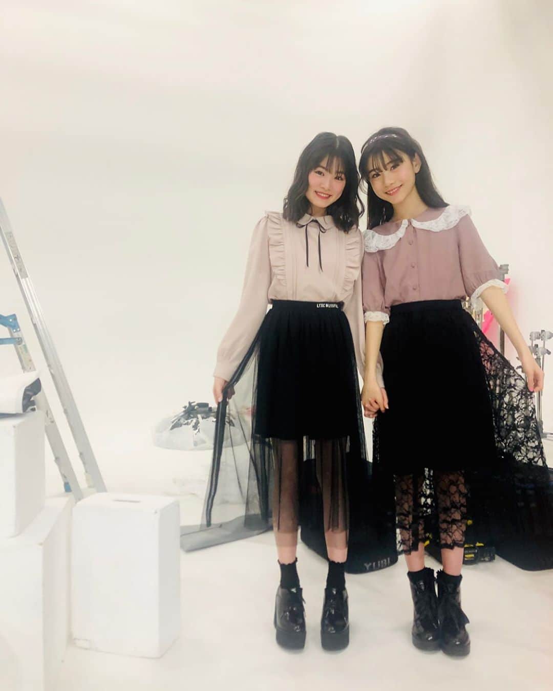 ニコ☆プチのインスタグラム：「👗❤︎ ちゃまが100質動画で最後に着てたコーデ全身ver💁🏻‍♀️✨ こちら私服でした🤫💖 . . . #あきちゃま #ちゃまあき #あっちゃま #ちゃまさんあきさん  #近藤藍月  #丸山真亜弥」