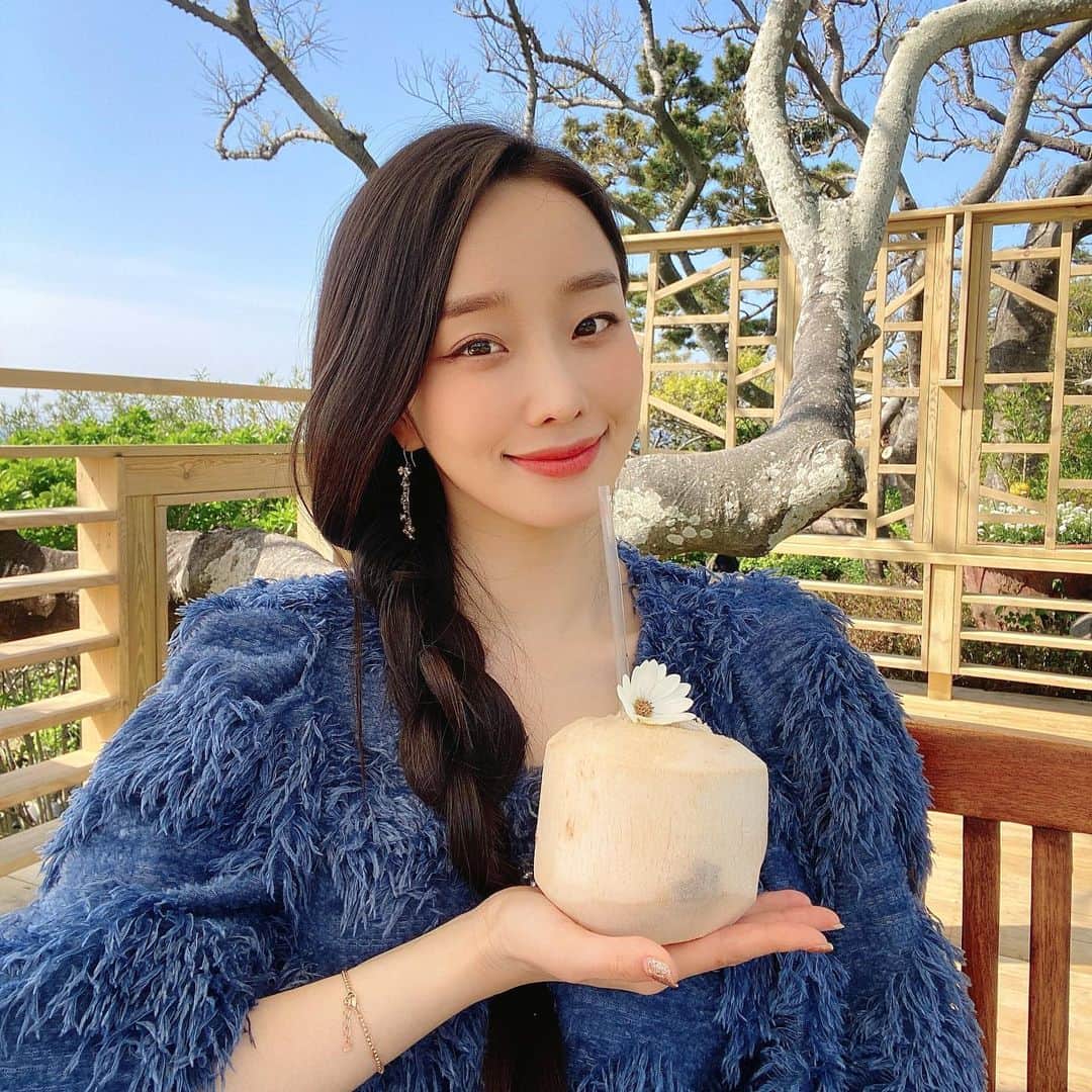 ムン・イェウォンのインスタグラム：「I love coconut 🥰 #throwback」